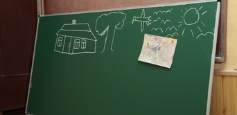 Нові дошки у класи початкових шкіл села Пасічна