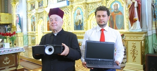 Фонд подарував церковній громаді села Красна мультимедійне обладнання